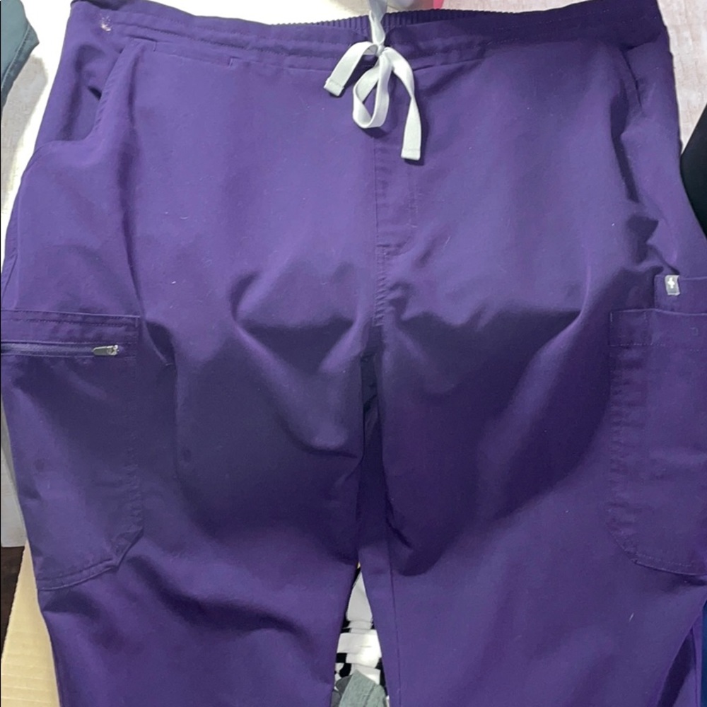 Plum figs pants